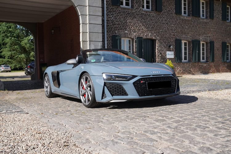 AUDI R8 SPYDER rent for your wedding- wedding cars in world